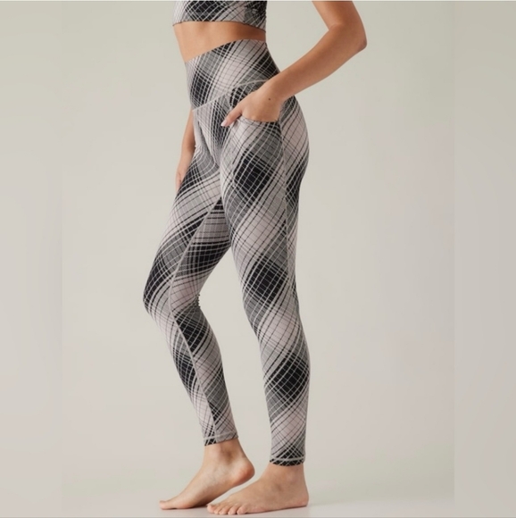 Athleta Salutation Stash Textured Tight Leggings Size Medium - Picture 1 of 5